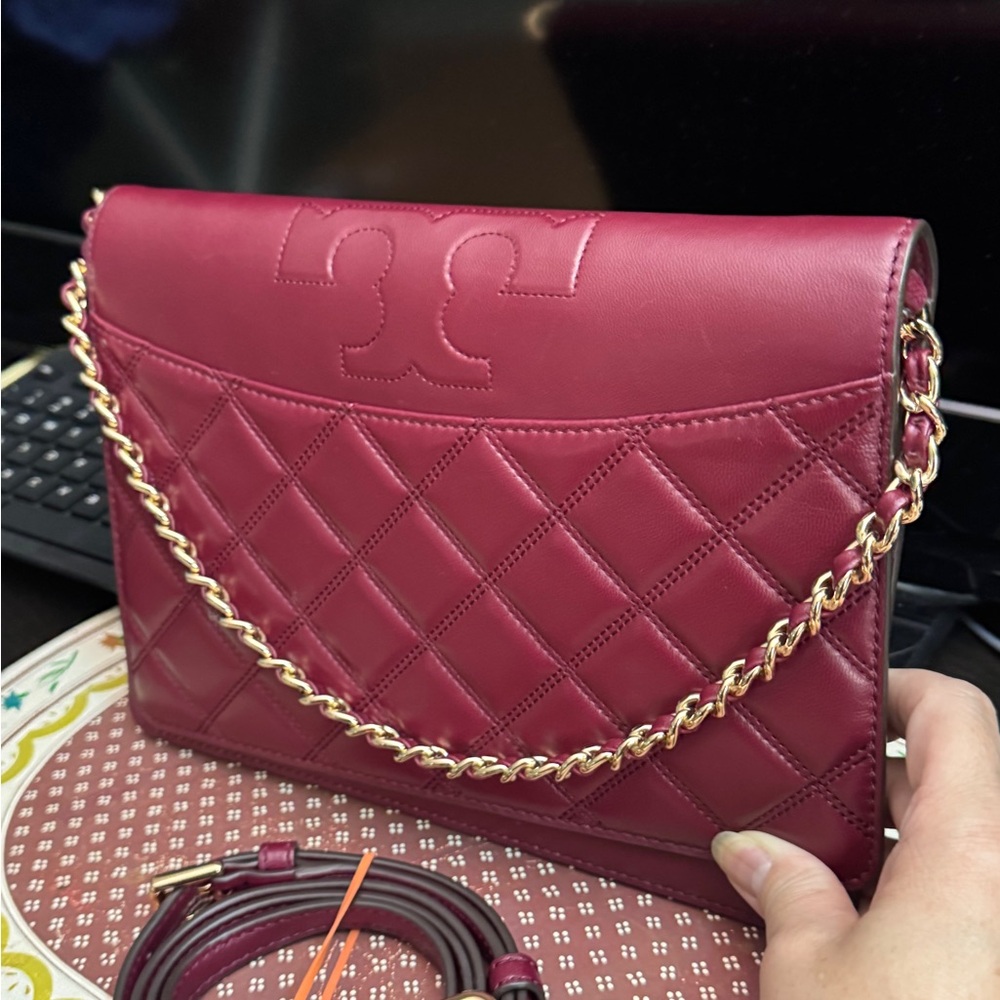 Tory bunch Elegant Burgundy Quilted Chain Bag